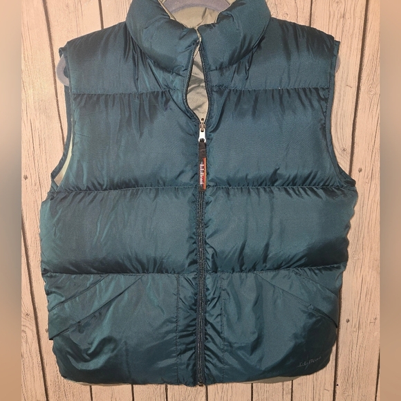 L.L. Bean Jackets & Blazers - L.L. Bean Women’s Medium Reversible Goose Down Puffer Vest Teal Green